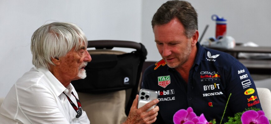 Ecclestone compara Schumacher e Verstappen: “Michael era mais implacável”