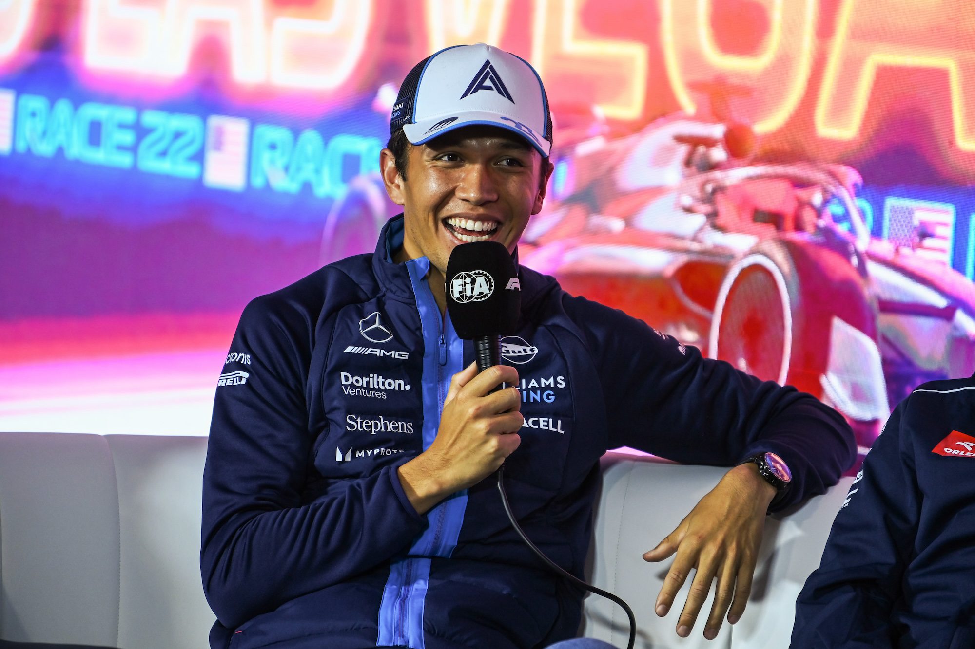 F1: Albon é cogitado em outras equipes, mas quer quer vencer com carro da Williams