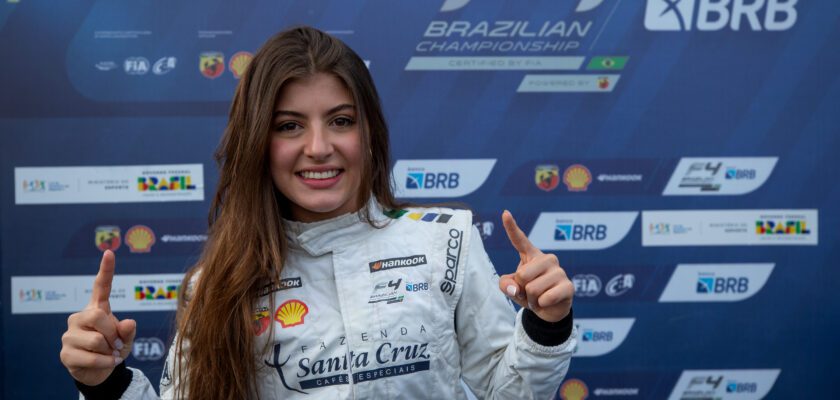 Rabelo faz história e se torna primeira mulher a largar da pole na Fórmula 4 Brasil