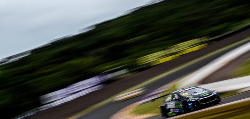 Técnica e habilidade: pilotos da Stock Car enfrentam a “Eau Rouge brasileira”