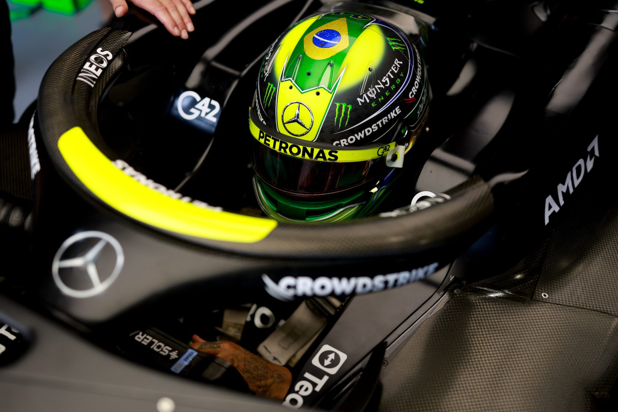 Vowles revela traço único de Hamilton na F1: “Um polvo ao volante”
