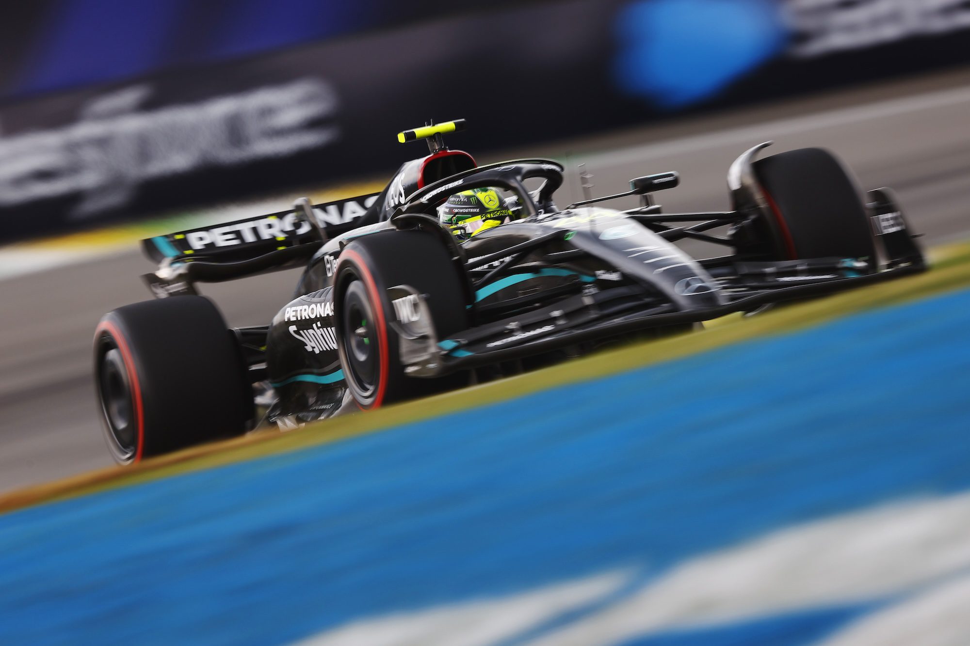 F1: Will.i.am aposta em recuperação de Hamilton e da Mercedes