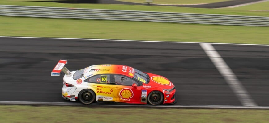 Em momento crucial da temporada da Stock Car, Ricardo Zonta busca primeira vitória em Cascavel, pista de seu estado natal