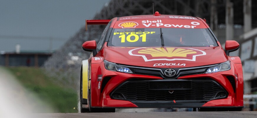 Gianluca Petecof lidera parte do treino livre e sai animado da sexta-feira de Stock Car em Cascavel