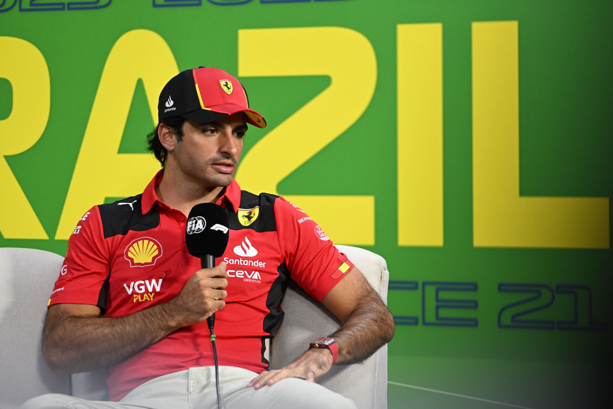F1: Chefe da Ferrari diz que ligação para Sainz “foi muito difícil”