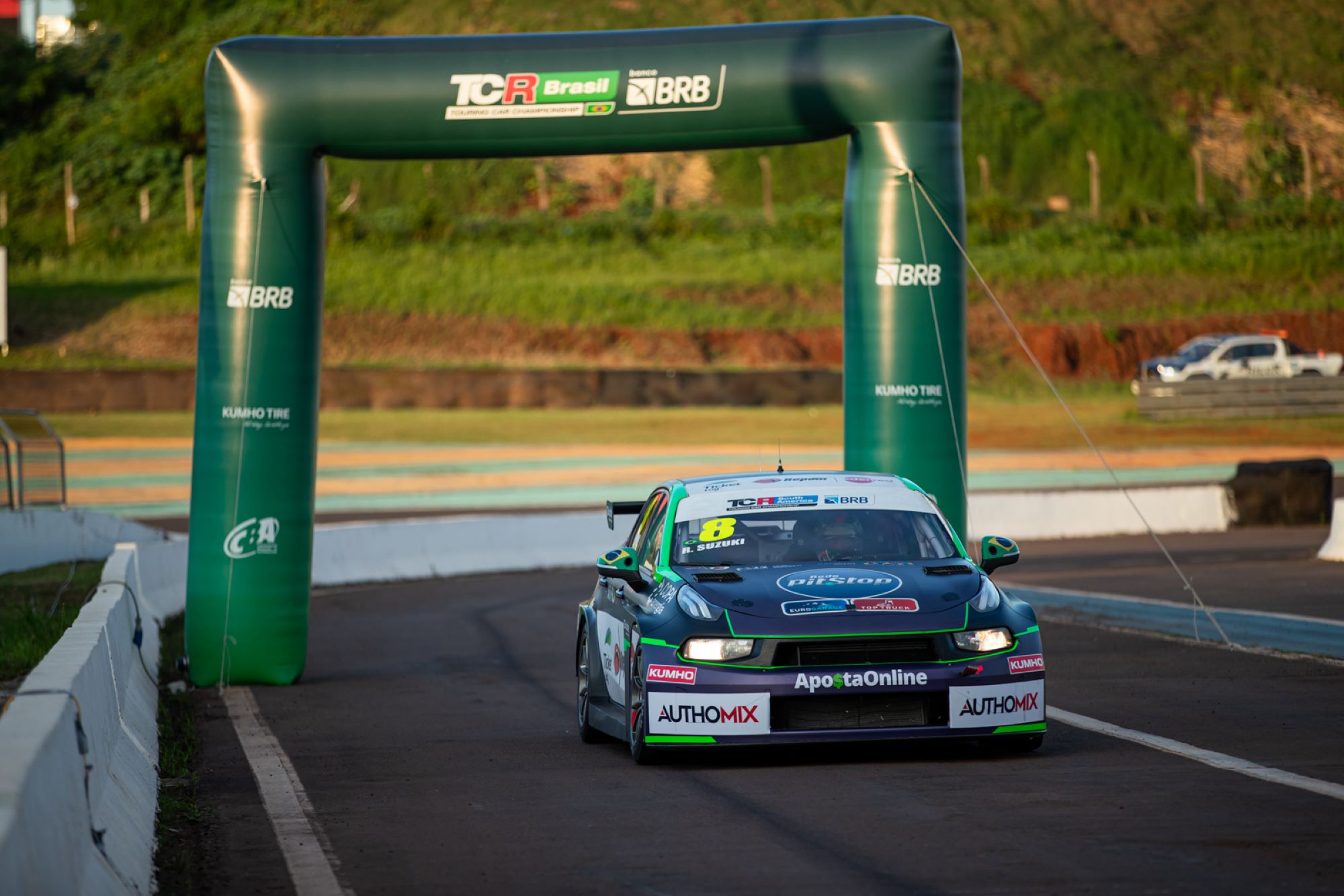 Na briga pelo TCR Brasil, Suzuki fecha primeiro dia da etapa decisiva de Cascavel na segunda posição