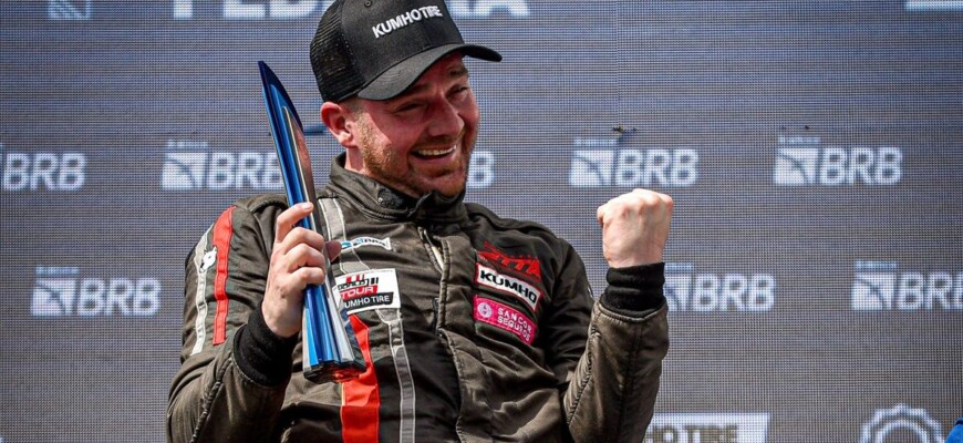 Após ano brilhante no TCR South America, Bernardo Llaver entra no top10 do TCR World Ranking