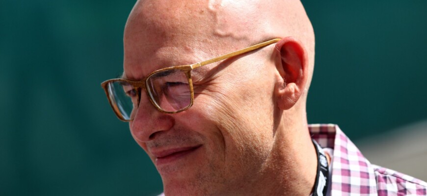 F1: Villeneuve critica desempenho recente de Hamilton