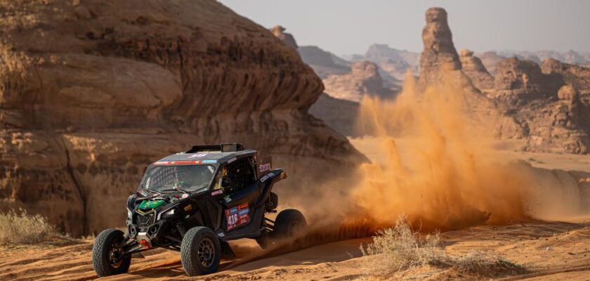 Com carro “improvisado”, brasileiros surpreendem com quinto lugar no Dakar