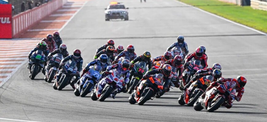 Largada - Valência MotoGP 2023