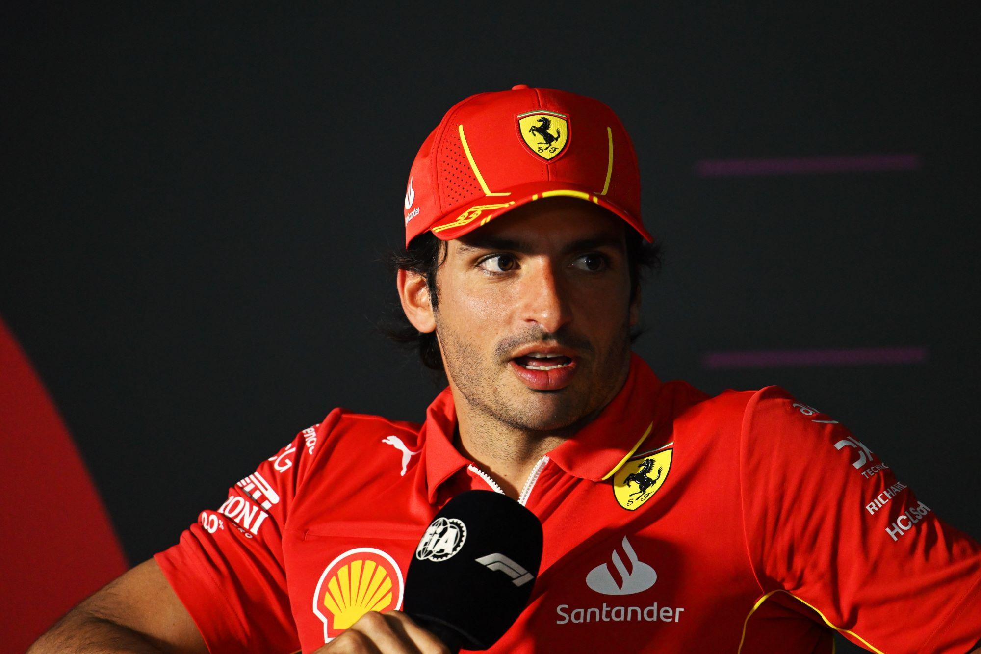 F1: Duração de contrato teria travado negociações entre Sainz e Mercedes