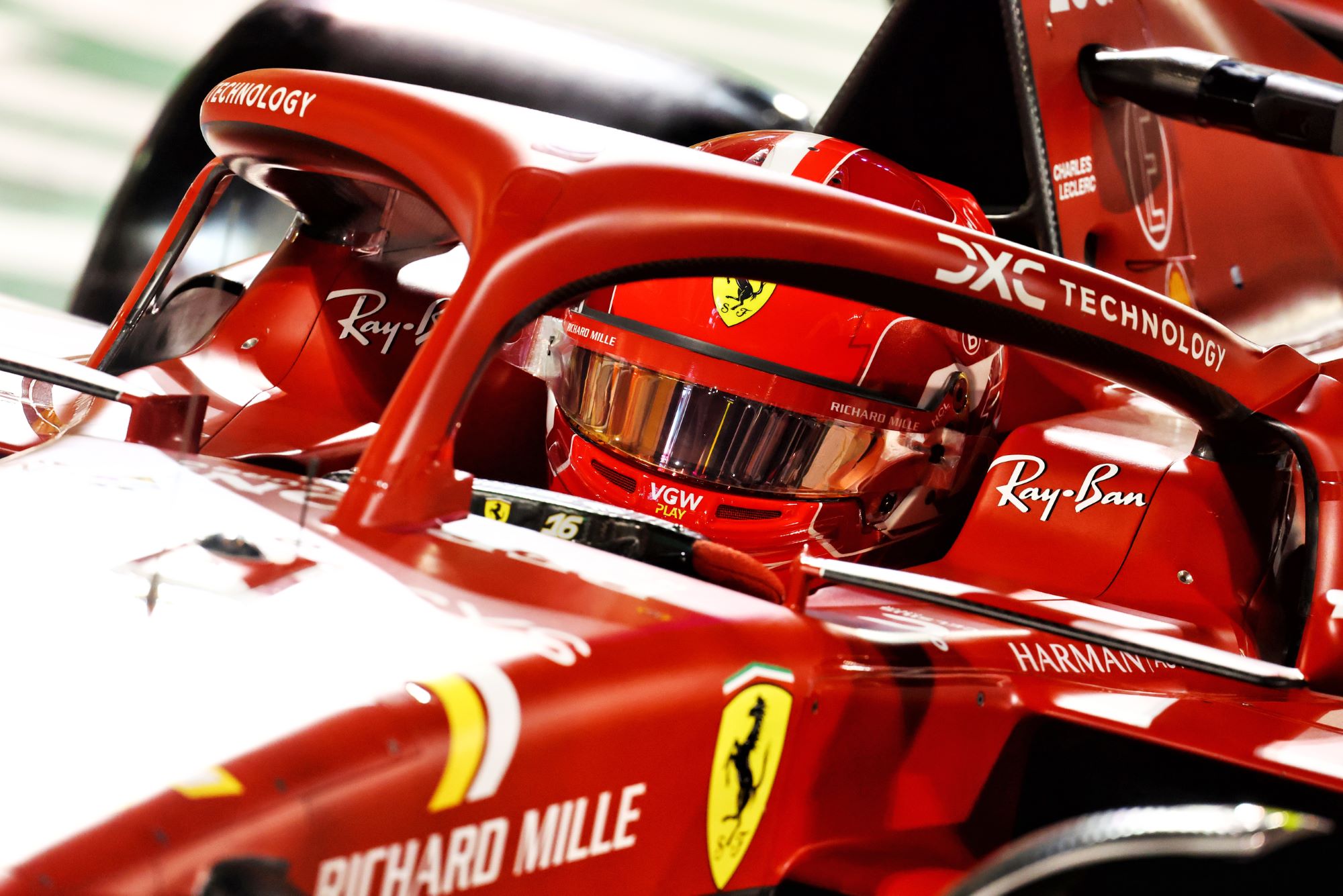 F1: Leclerc revela problema no freio e lamenta erros no GP do Bahrein