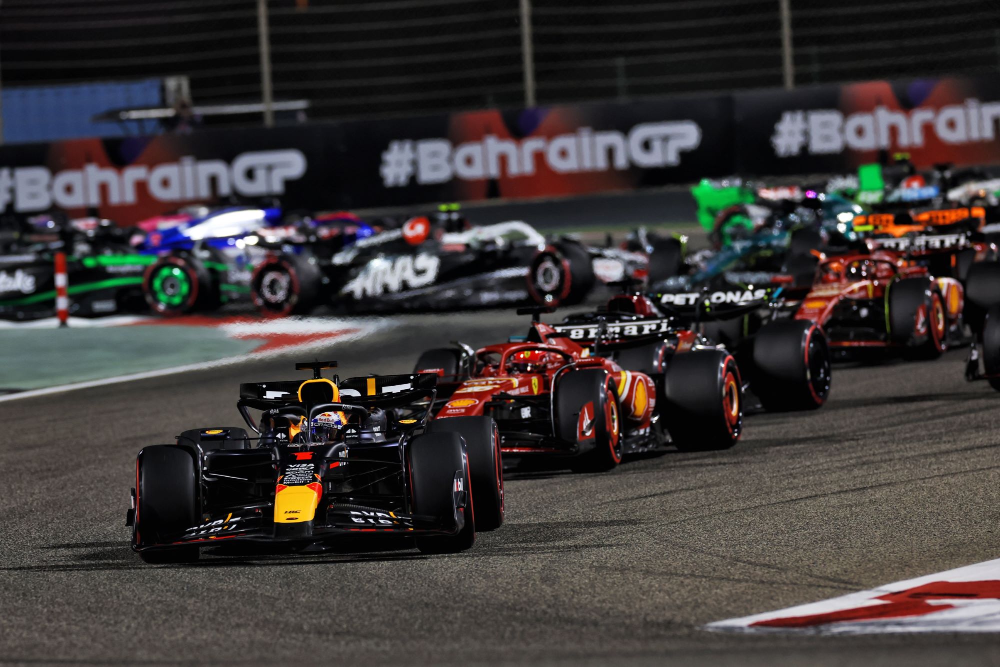 F1: Red Bull alcança marca histórica da Williams em GP do Bahrein sem abandonos