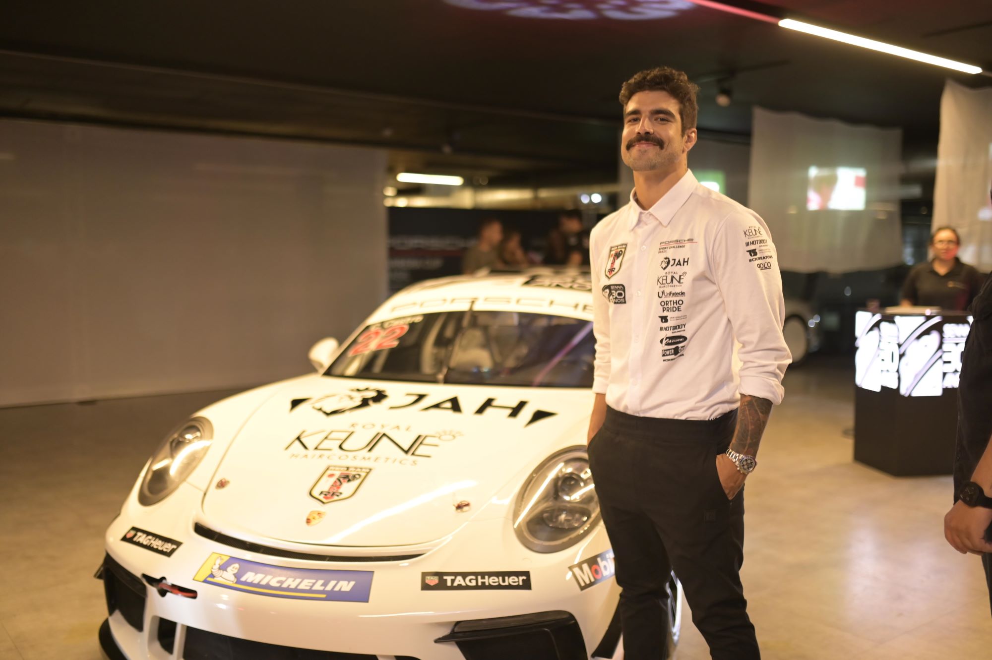 Caio Castro retorna à Porsche Cup com projeto em homenagem a Ayrton Senna