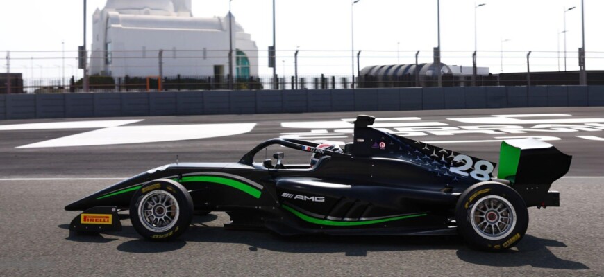 F1 Academy: Doriane Pin lidera primeira sessão de treinos em Jeddah na abertura da temporada 2024