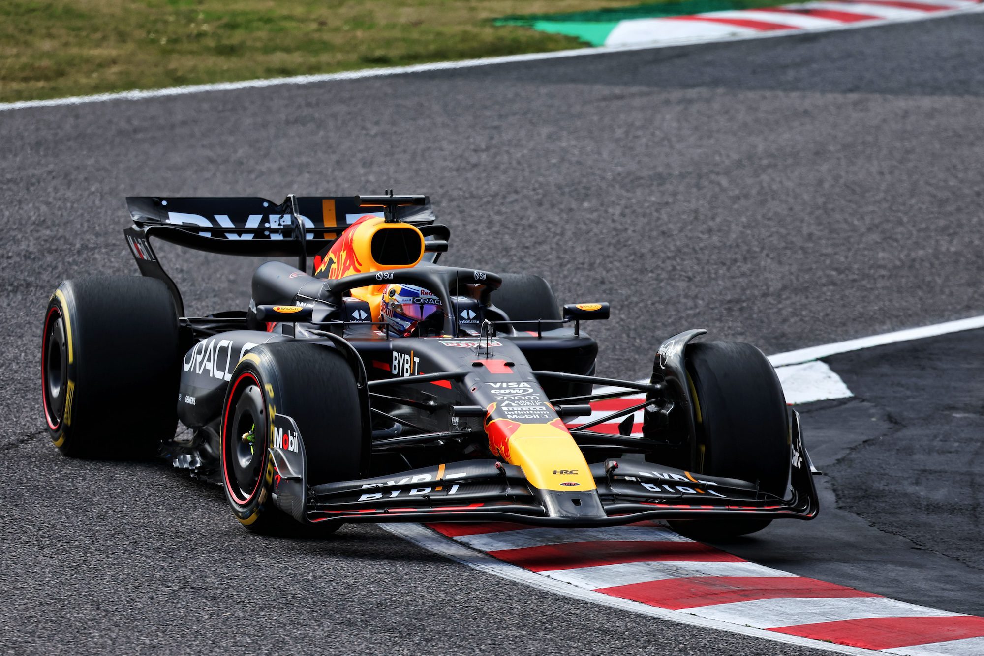 F1: Red Bull fez acerto aerodinâmico para Verstappen durante bandeira vermelha