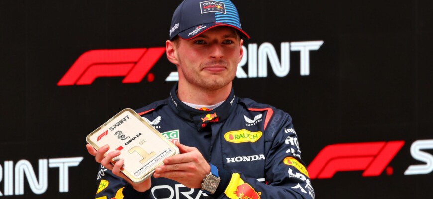 F1: Verstappen descarta rumores sobre ida para Mercedes