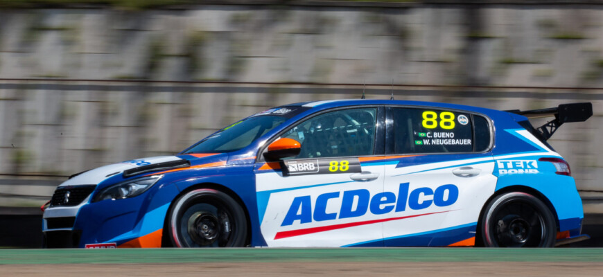 Cacá Bueno faz balanço positivo após estreia no TCR South America em Interlagos