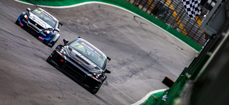 Raphael Reis e Lucas Foresti dominam corrida e vencem no Endurance do TCR Brasil em Interlagos