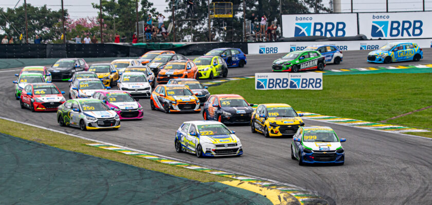 Turismo Nacional fecha etapa Sprint com duas corridas agitadas em Interlagos