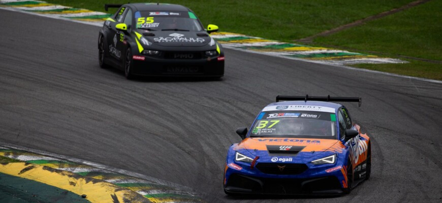 TCR: Guilherme Salas supera desafios técnicos para garantir pódio em Interlagos