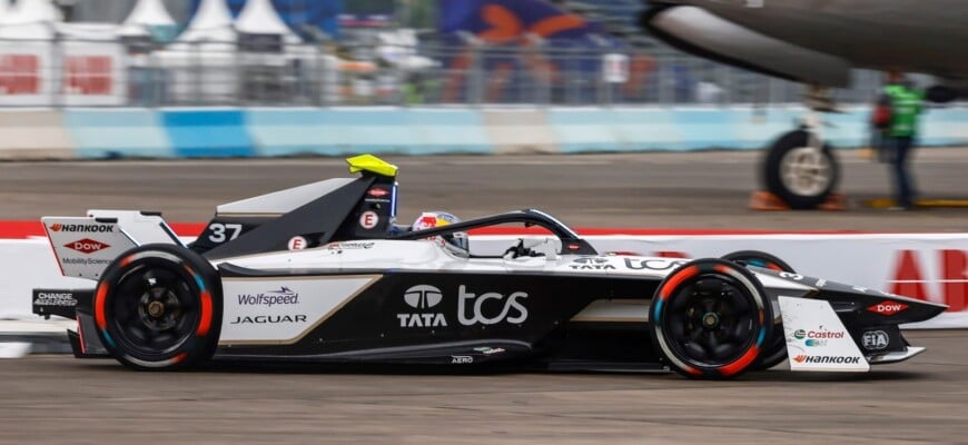 Fórmula E: Nick Cassidy vence em estratégia magistral no E-Prix de Berlim