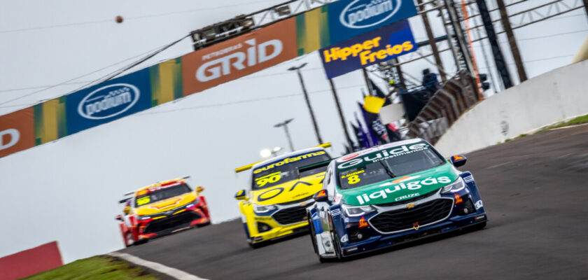 Rafael Suzuki é terceiro em Cascavel e assume a liderança na Stock Car