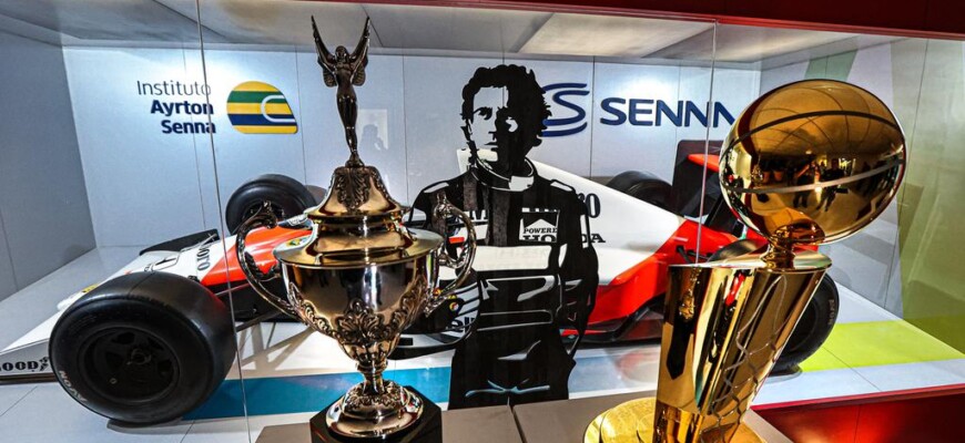 Troféus juntos no escritório de Senna Brands