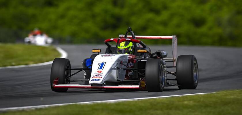 Nic Giaffone conquistou um top-10 em Road America