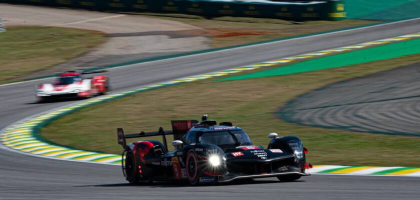 6 Horas de São Paulo: Toyota #8 assume liderança na metade da prova