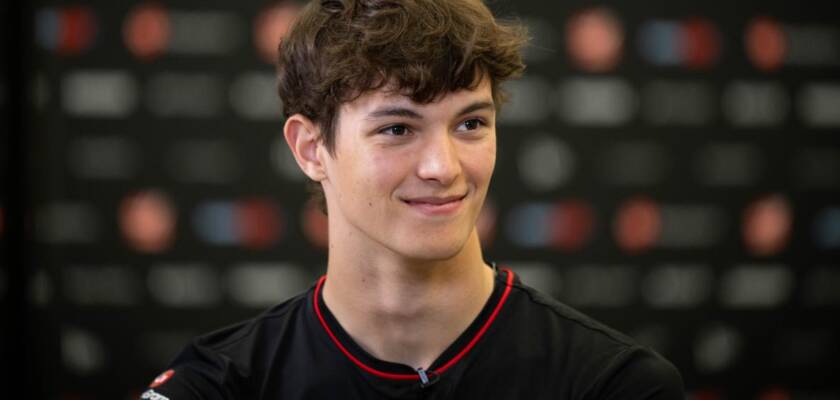 F1: Chefe da Haas revela impressões diferentes entre Leclerc e Bearman