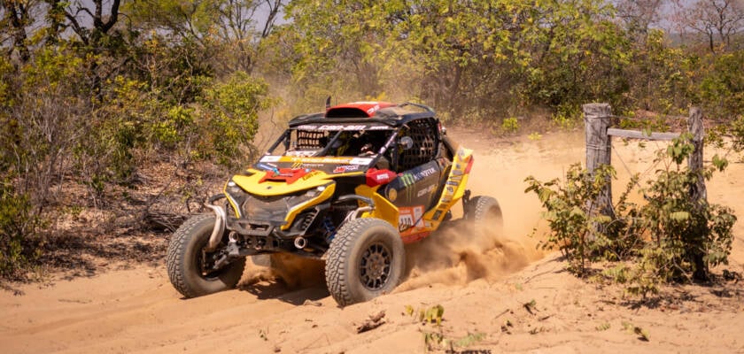 Em dia equilibrado dos UTVs, Bruno e Rodrigo Varela se alternam na liderança do Sertões