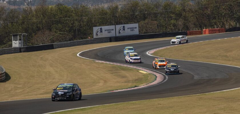 Marcus Índio e Pedro Burger vencem corridas 1 e 2 no Velocitta pela Turismo Nacional