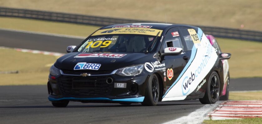 Enzo Gianfratti e João Cardoso cravam poles da Turismo Nacional no Velocitta