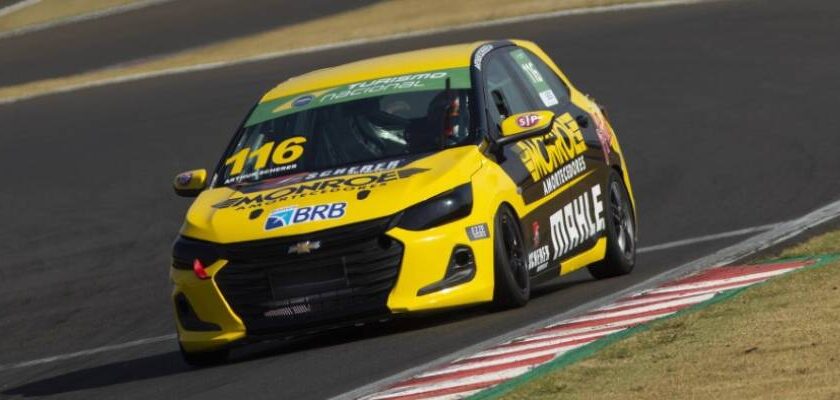 Scherer e Sangalli dominam corrida 5 no Velopark da Turismo Nacional