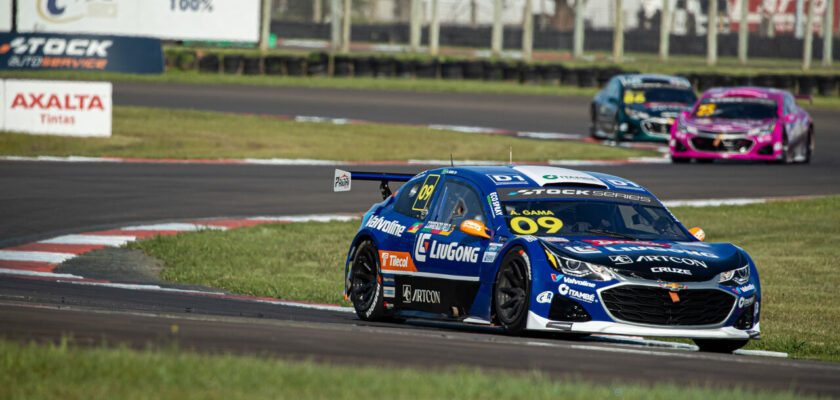 Correndo em casa, Arthur Gama lidera sexta-feira de treinos da Stock Series no Velopark