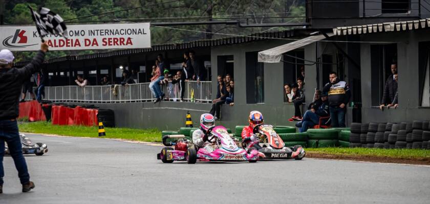 Marcella Assumpção volta a se destacar com vitória em competição paulista com 23 karts em Aldeia da Serra