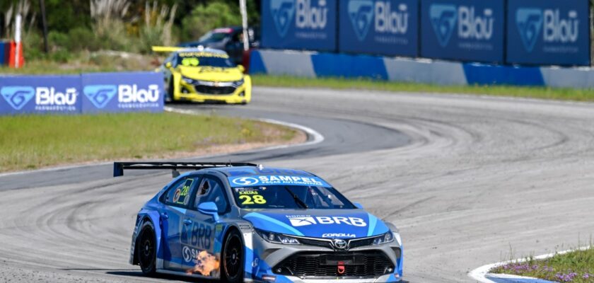 Enzo Elias vence corrida sprint na estreia da Stock Car no Uruguai