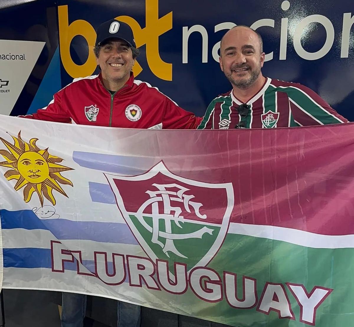 Cacá Bueno ganha homenagem da torcida do Fluminense no Uruguai antes de corridas da Stock Car