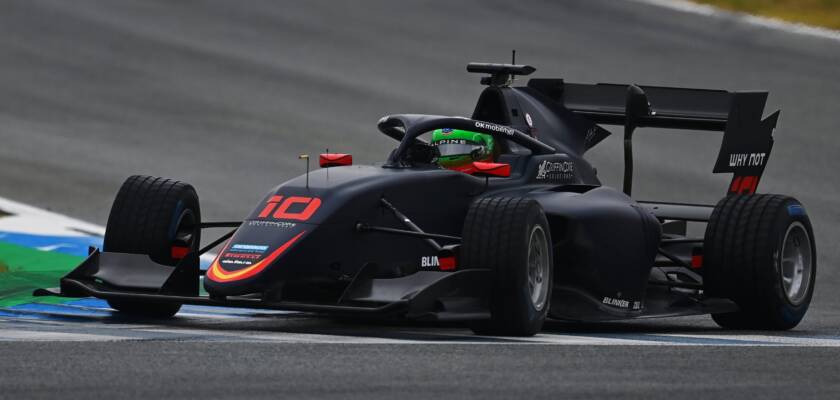 F3: Tsolov fecha quarta-feira de testes em Jerez com melhor tempo. Câmara fica próximo do top-10