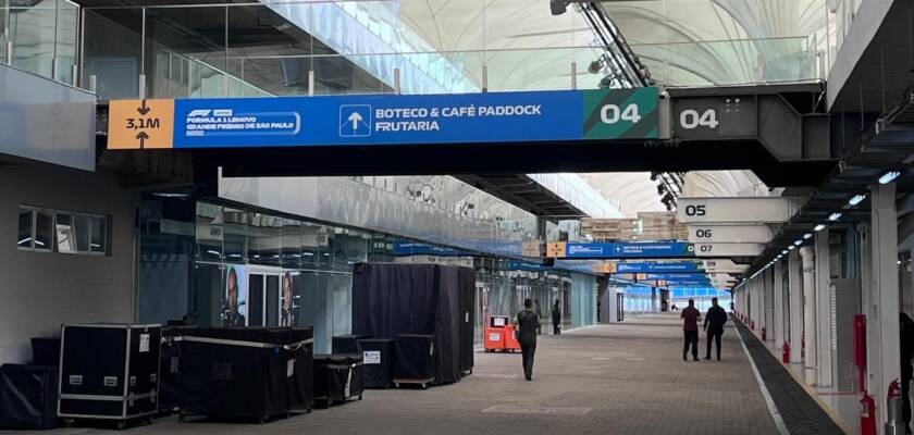 Paddock da F1 em Interlagos sendo montado