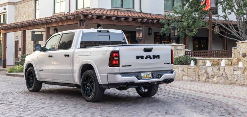 Nova RAM 1500 chega na linha 2025 como a picape mais rápida do Brasil