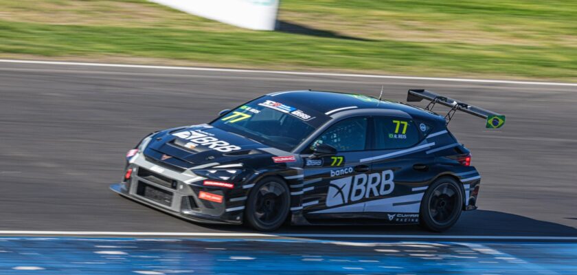 Reis e Rossi lideram primeiro e segundo treino do TCR South America em Rosario