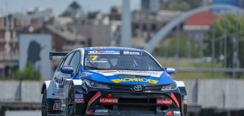 Problema no motor encerra corrida de Vivacqua em Buenos Aires pelo TCR Brasil