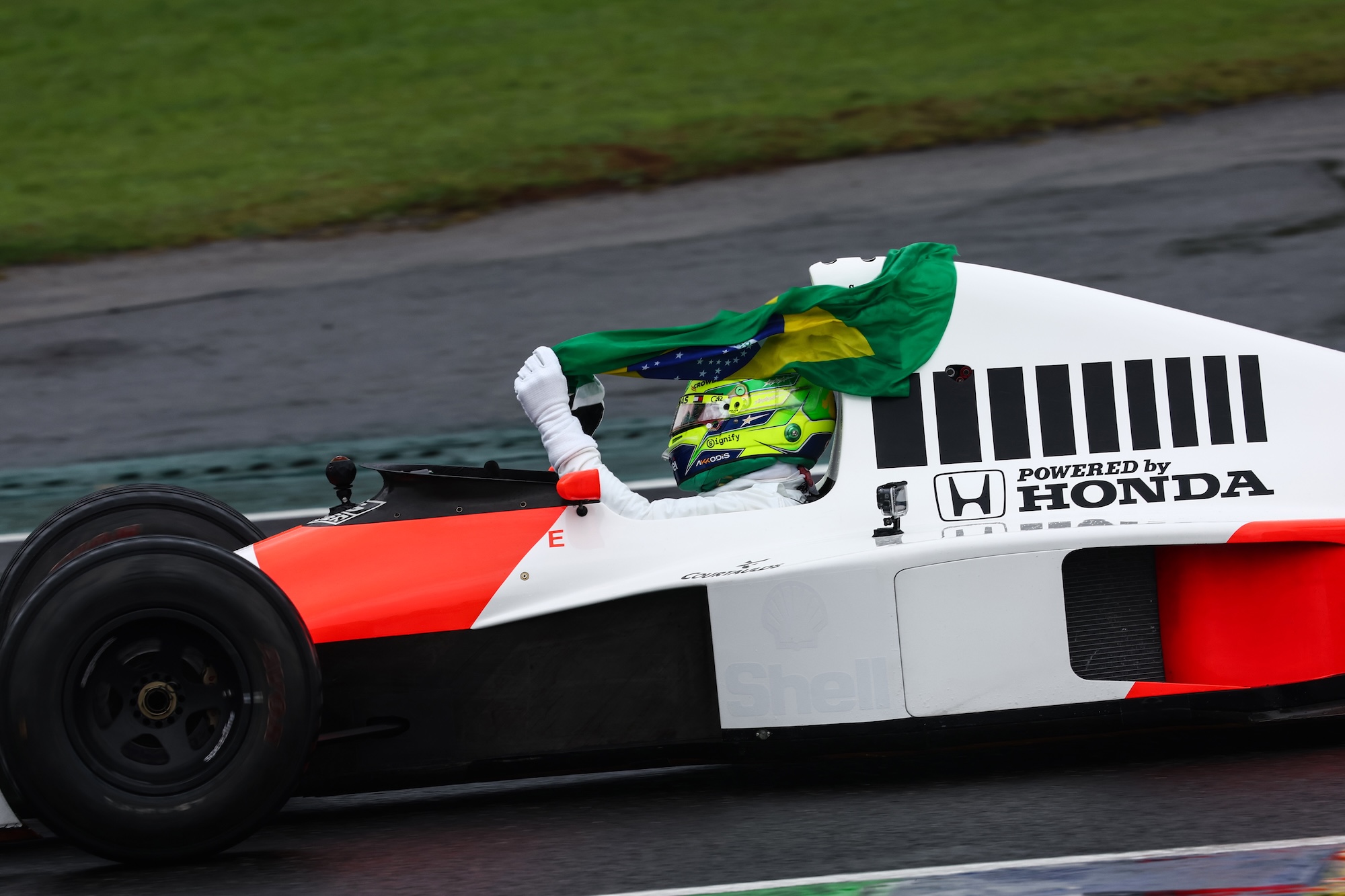 F1: Veja as fotos de Hamilton pilotando a McLaren MP4/5B de Senna em Interlagos