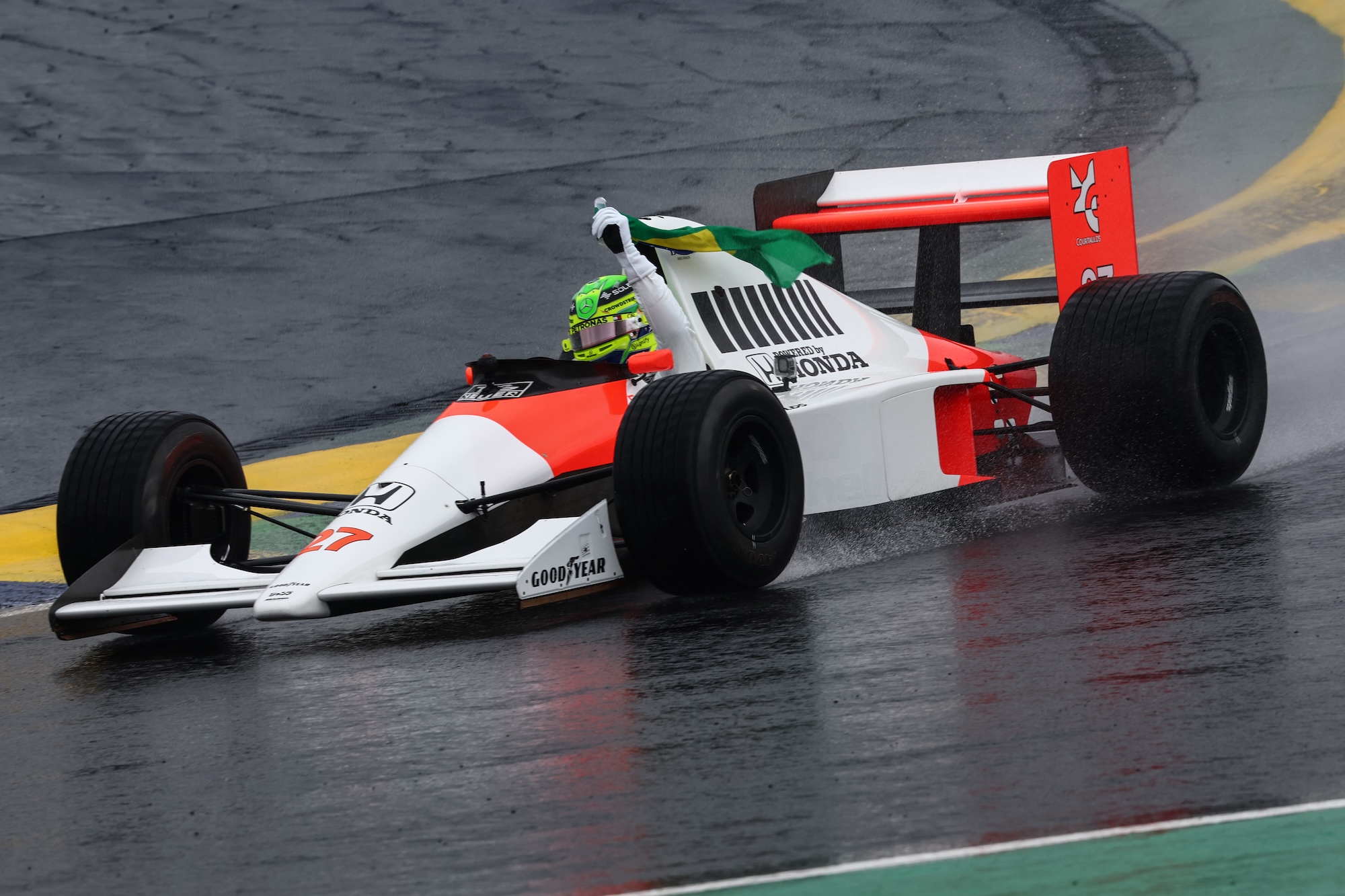 F1: Veja as fotos de Hamilton pilotando a McLaren MP4/5B de Senna em Interlagos