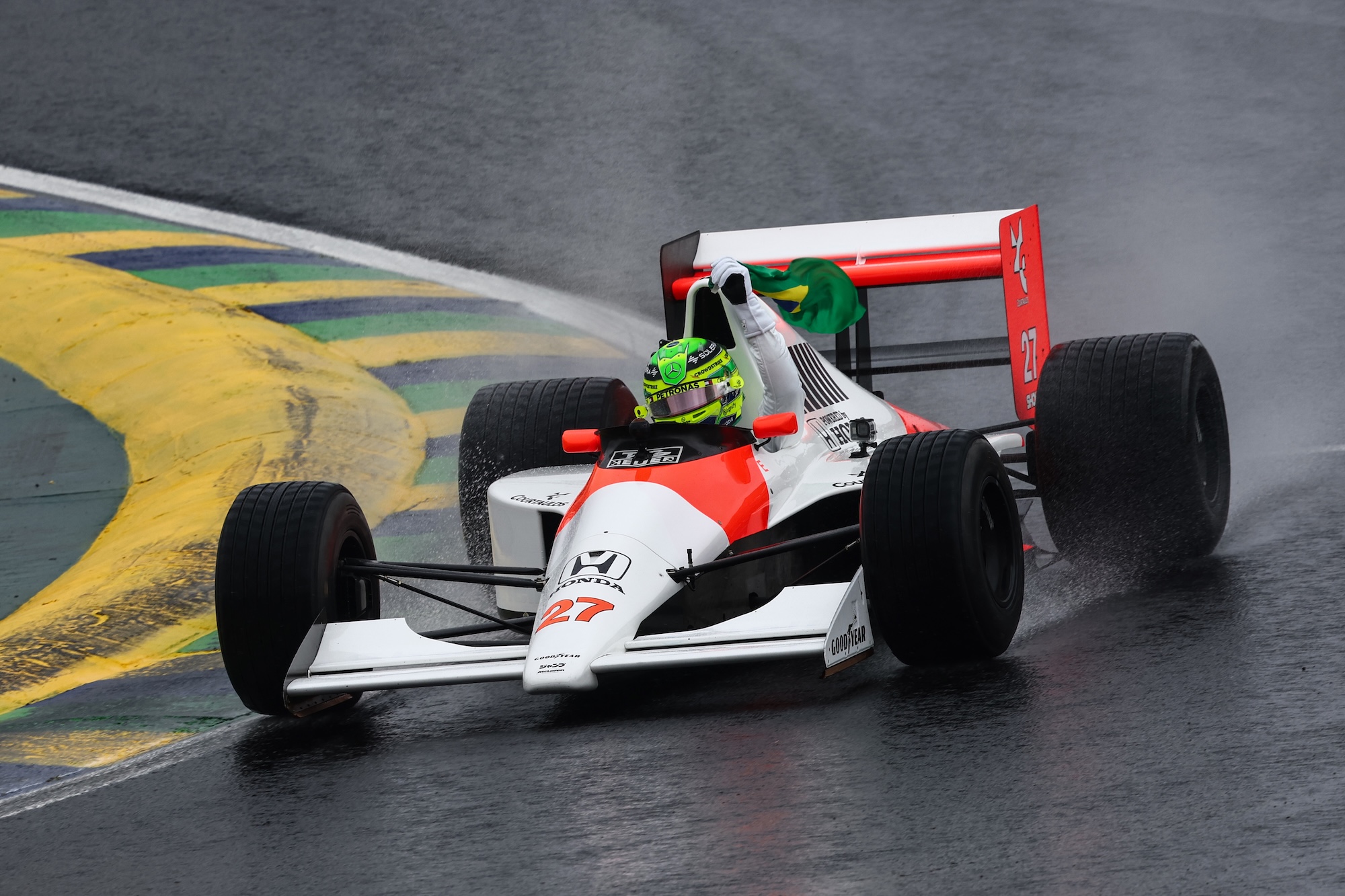 F1: Veja as fotos de Hamilton pilotando a McLaren MP4/5B de Senna em Interlagos