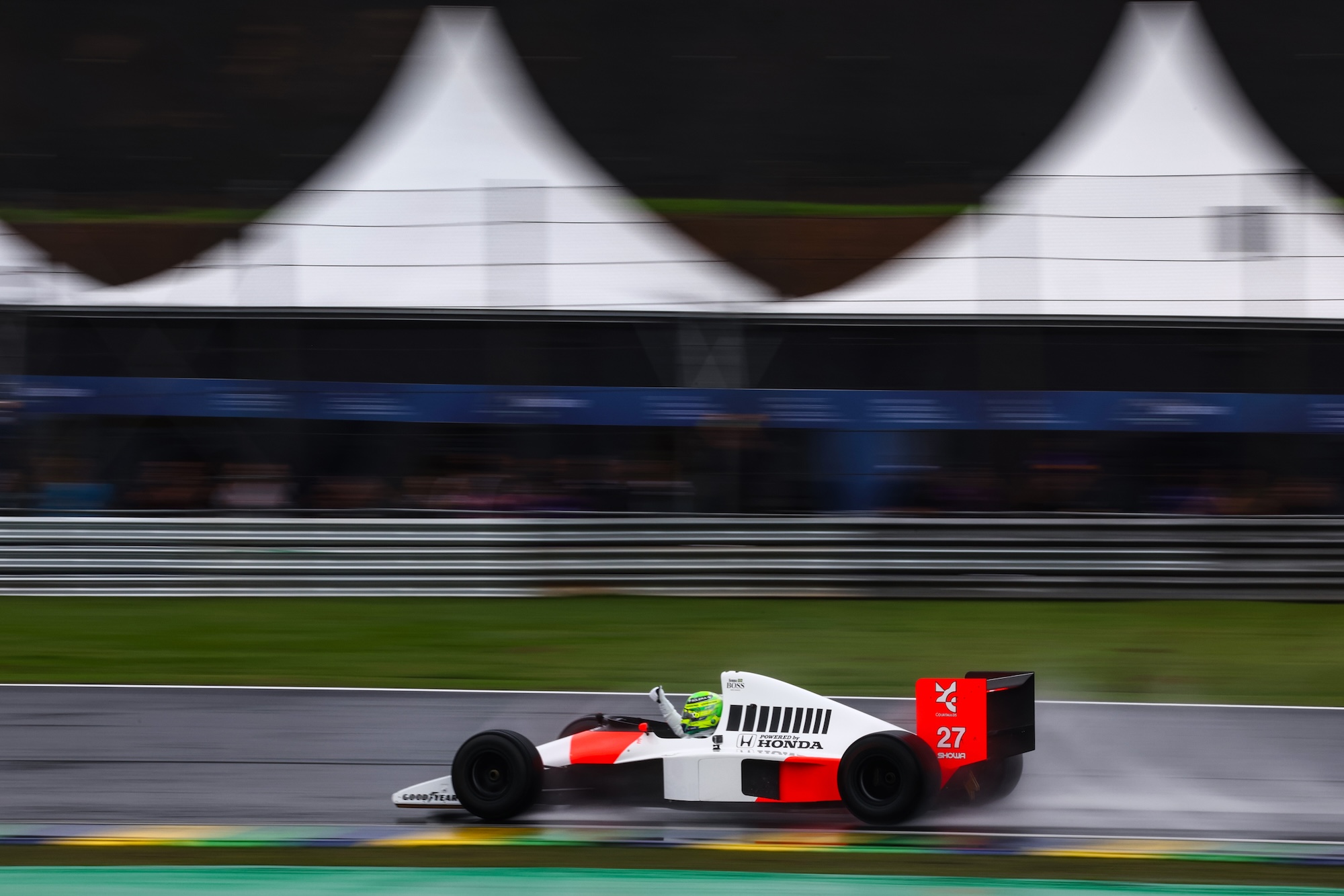 F1: Veja as fotos de Hamilton pilotando a McLaren MP4/5B de Senna em Interlagos