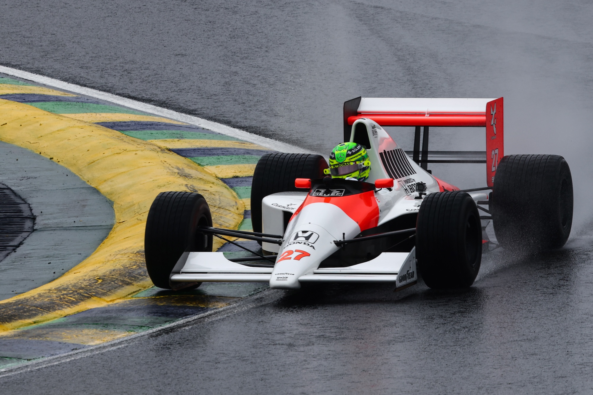 F1: Veja as fotos de Hamilton pilotando a McLaren MP4/5B de Senna em Interlagos