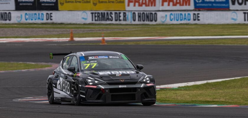 Com duplo top10, Reis vai disputar o título do TCR South America em Rosário